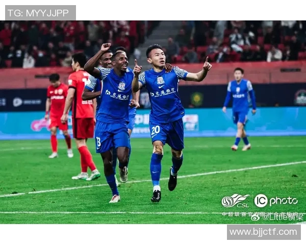 于汉超足球明星的辉煌历程与对中国足球的深远影响解析 于汉超足球明星的辉煌历程与对中国足球的深远影响解析