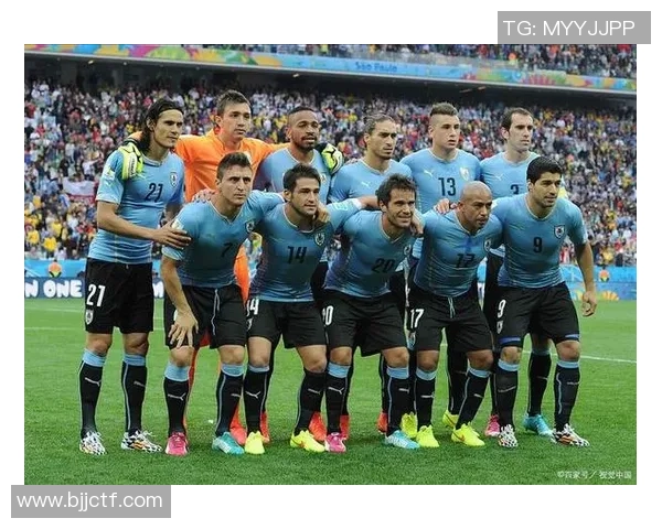 展博化身足球巨星展现惊人技巧与风采引发热议 展博化身足球巨星展现惊人技巧与风采引发热议