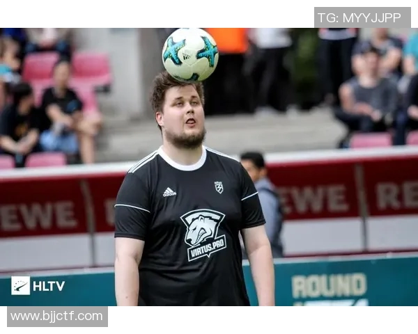 足球明星展现人性光辉的感人善举与慈善行动实例